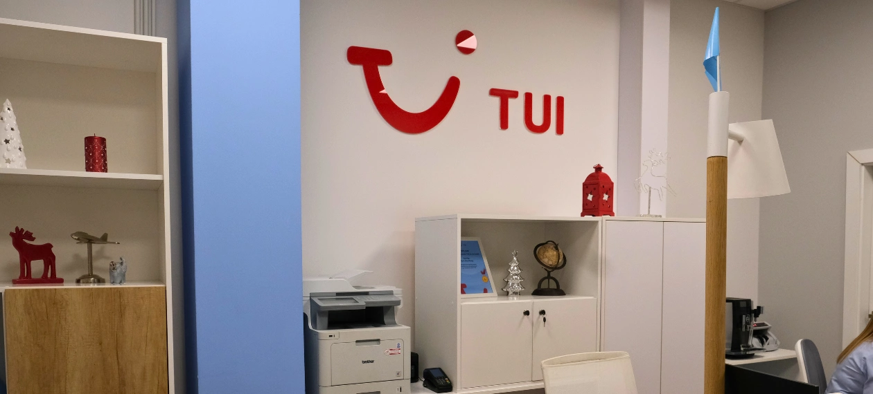 Wnętrze salonu TUI